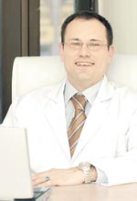 Kadın Hastalıkları ve Doğum Uzmanı  Dr. Tevfik Yoldemir